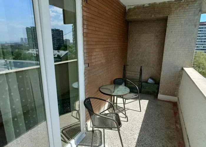 Urban View - Main Square Gate Apartment